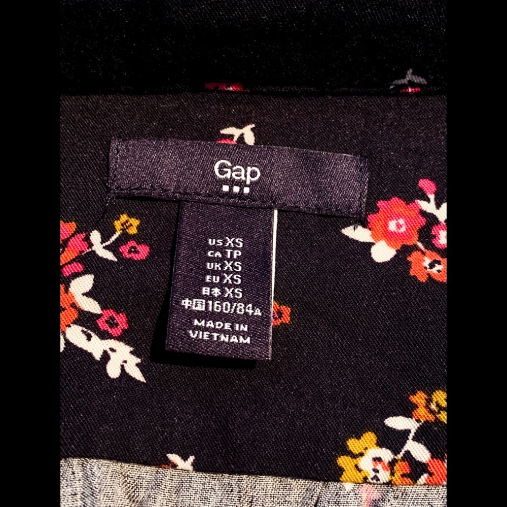 Gap - Picture 2 of 5